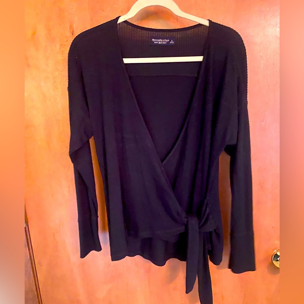 Abercrombie and Fitch soft wrap sweater size L